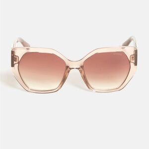 GUESS 
Triangle Geometric Sunglasses